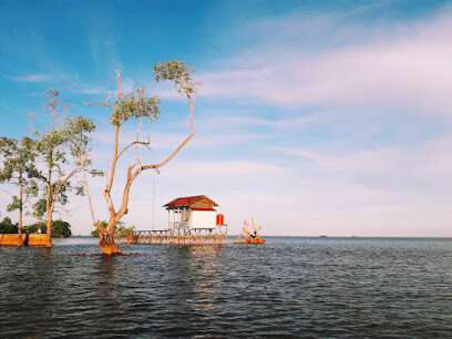 Pantai Kenyamukan di Kutai Timur | Atourin