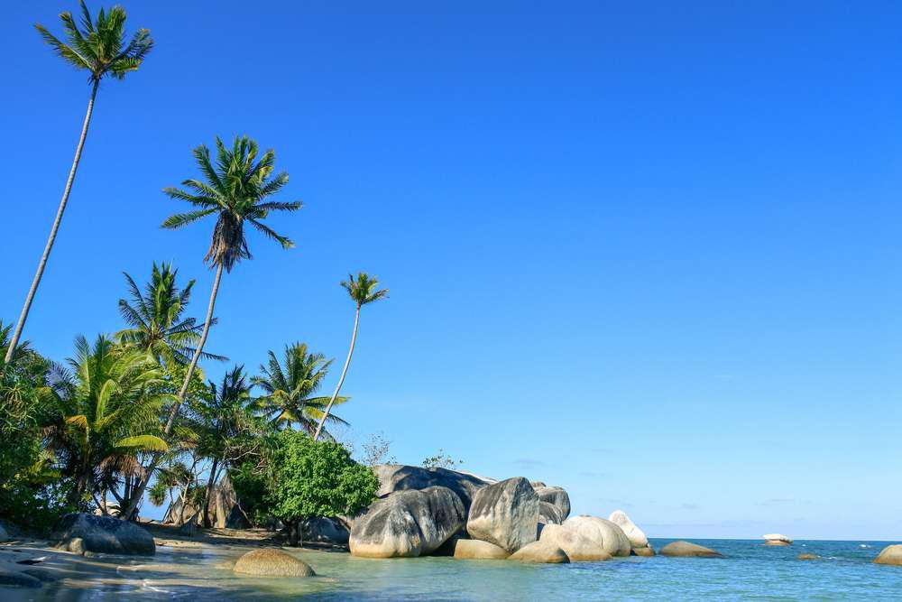 Pantai Batu Kasah di Natuna | Atourin