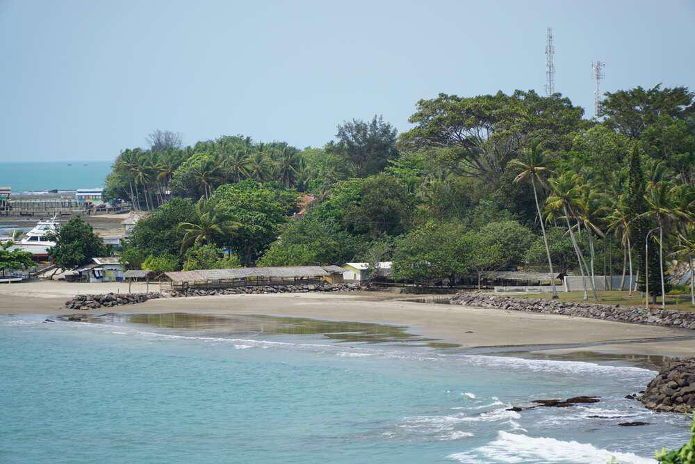 Pantai Carita di Pandeglang Atourin