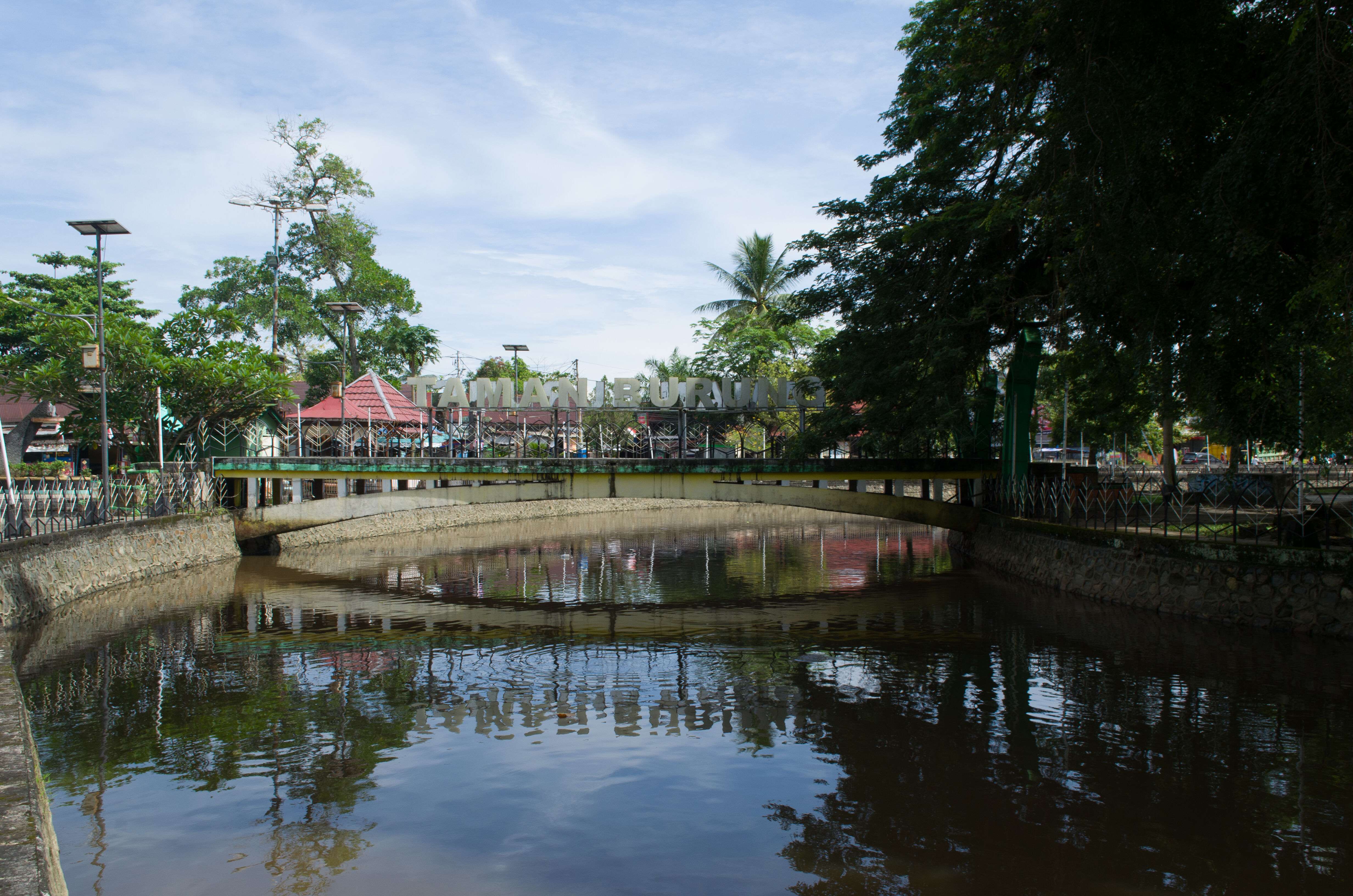 Taman Burung Di Singkawang Atourin